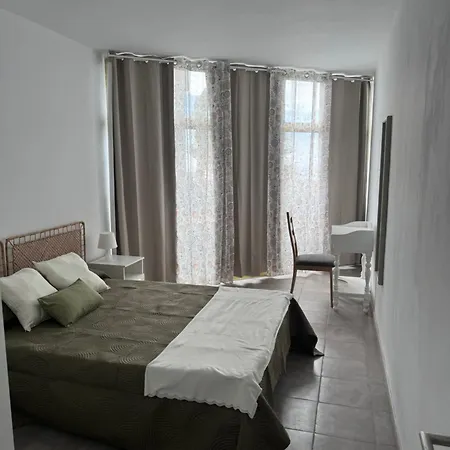 Bonito Estudio En Bien Situado 圣伊西德罗