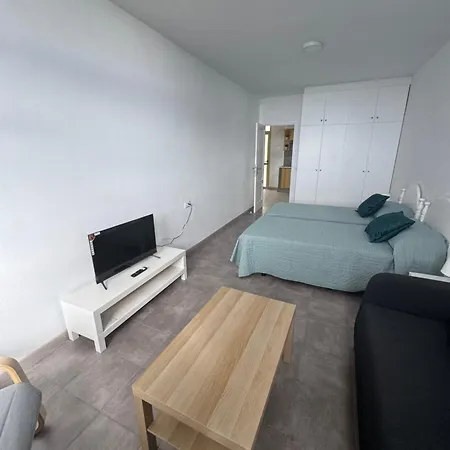 Bonito Estudio En Bien Situado 圣伊西德罗